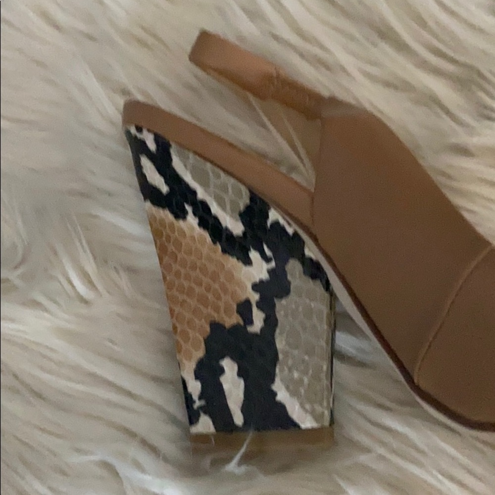 Sandals - Picture 3 of 7